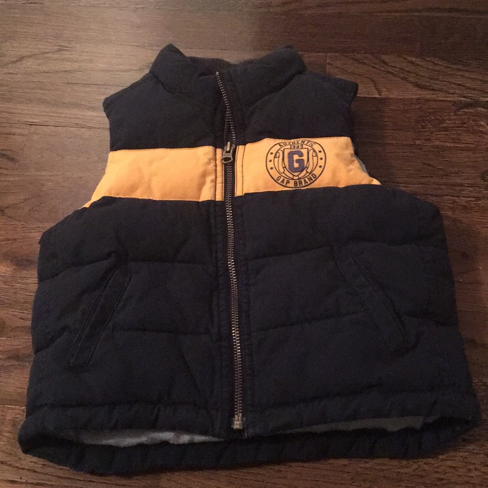 Baby gap vest size 2t